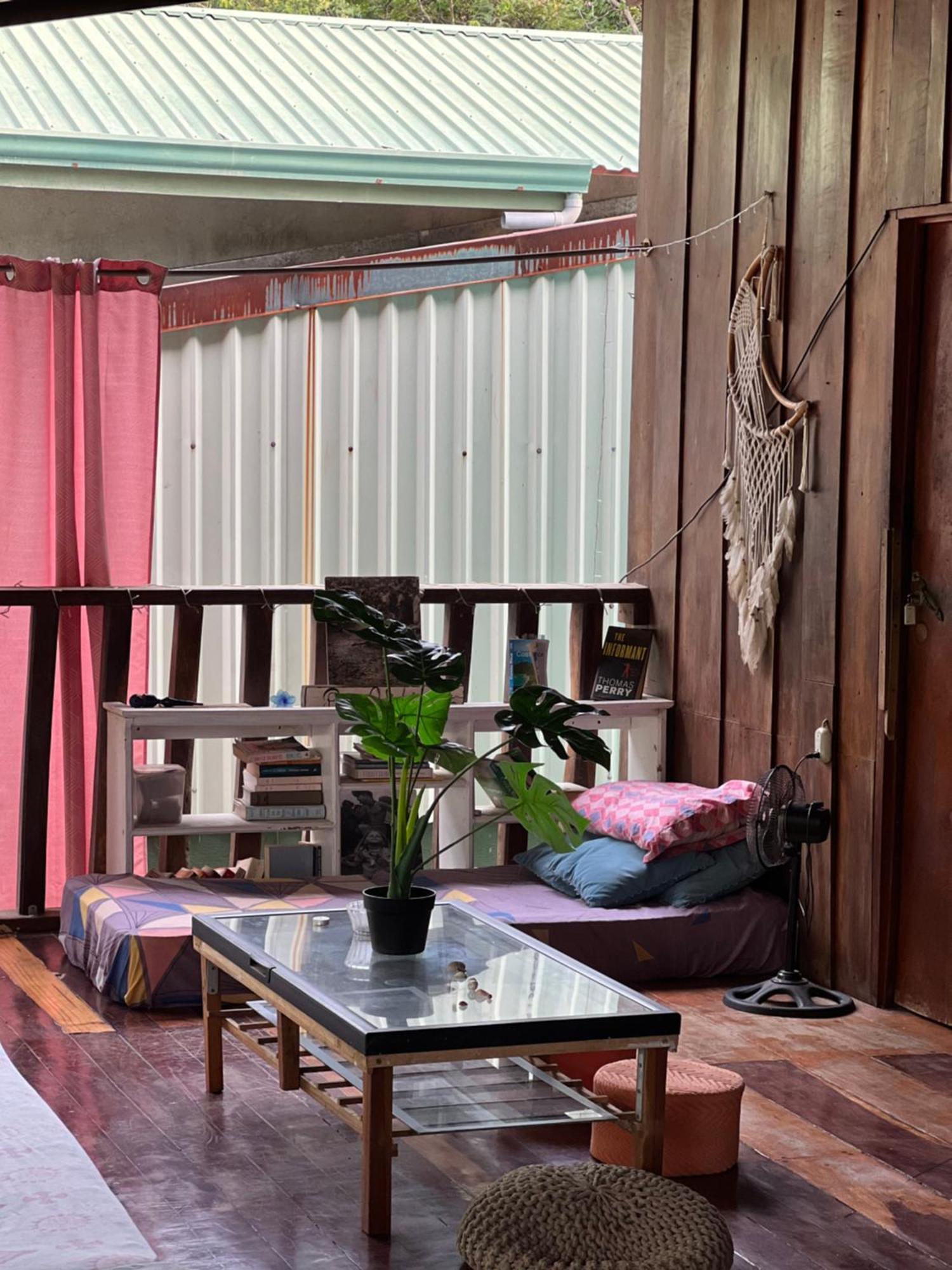 Woodstock Hostel Sámara Zewnętrze zdjęcie